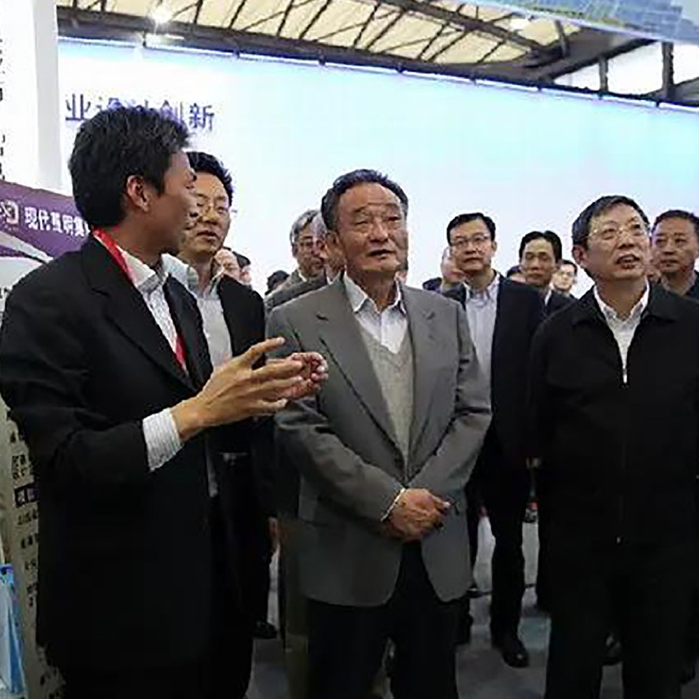 市長(zhǎng)楊雄一行陪同前人大常委會(huì)委員長(zhǎng)吳邦國(guó)同志視察木馬設(shè)計(jì)作品【Prona普羅娜】智慧照明系統(tǒng)