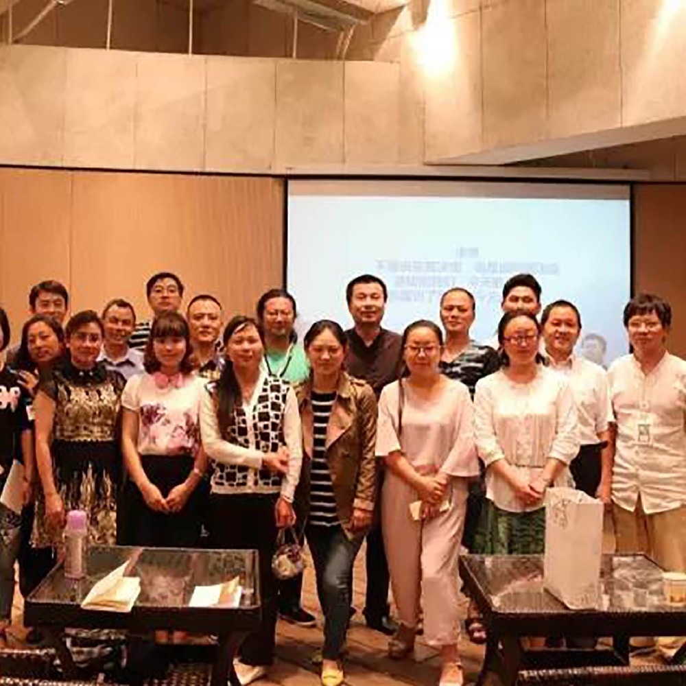 【木馬動(dòng)態(tài)】“放大的設(shè)計(jì)”——丁偉先生為中國(guó)非物質(zhì)文化遺產(chǎn)傳承人進(jìn)行精彩演講。