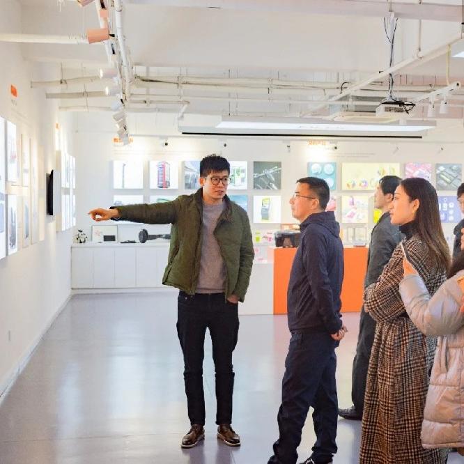 寧波市鎮(zhèn)海區(qū)文化和廣電旅游體育局黨委委員阮偉明一行到訪(fǎng)杭州木馬聯(lián)龍工業(yè)設(shè)計(jì)中心